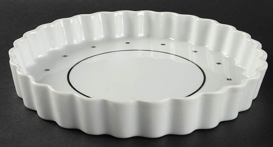Metropolis Black 10" Quiche by Sasaki-1