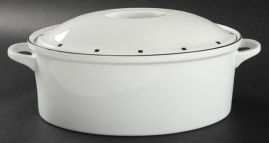 Metropolis Black 2 Quart Oval Covered Casserole by Sasaki-1