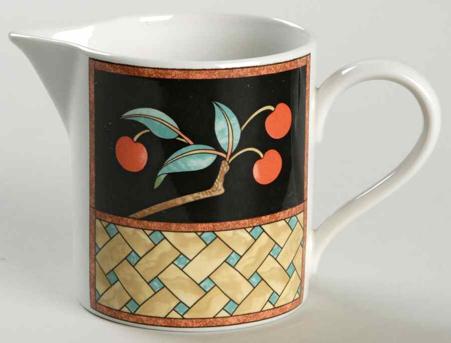 Uccello Creamer by Sasaki-1