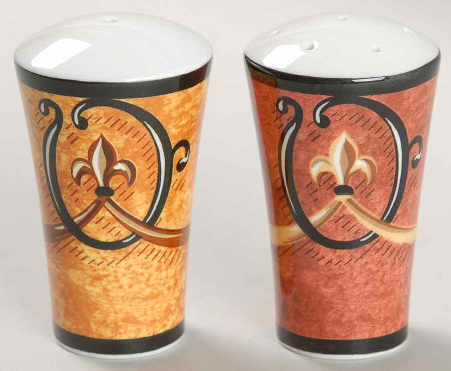 Villa De Fortuna Salt & Pepper Set by Sasaki-1