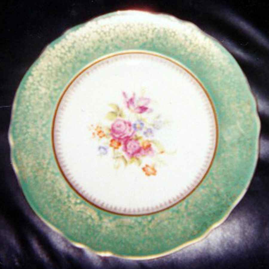 2004 Green Dinner Plate by Steubenville-1