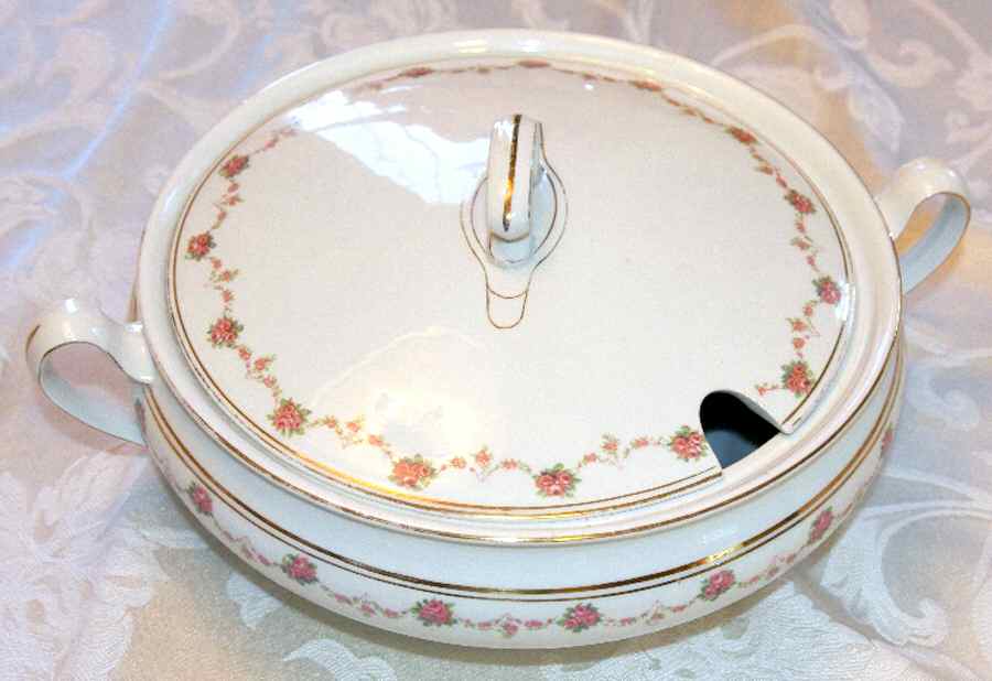 STB71 Round Covered Vegetable by Steubenville-1