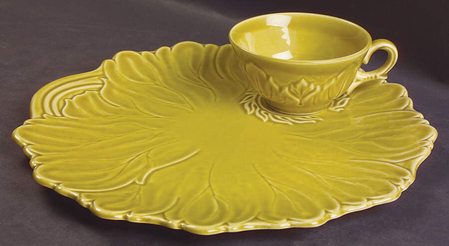 Woodfield Golden Fawn Video Snack Set w/Flat Cup by Steubenville-1