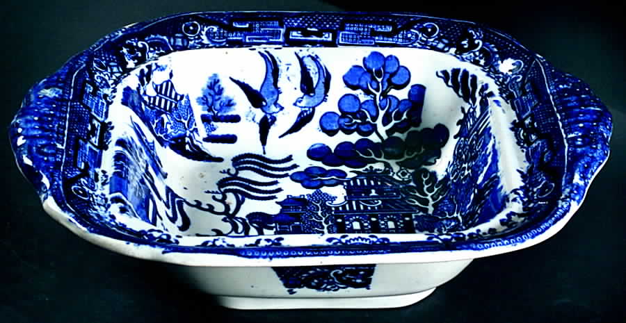 Blue Willow Oval Vegetable No Lid by Staffordshire-1