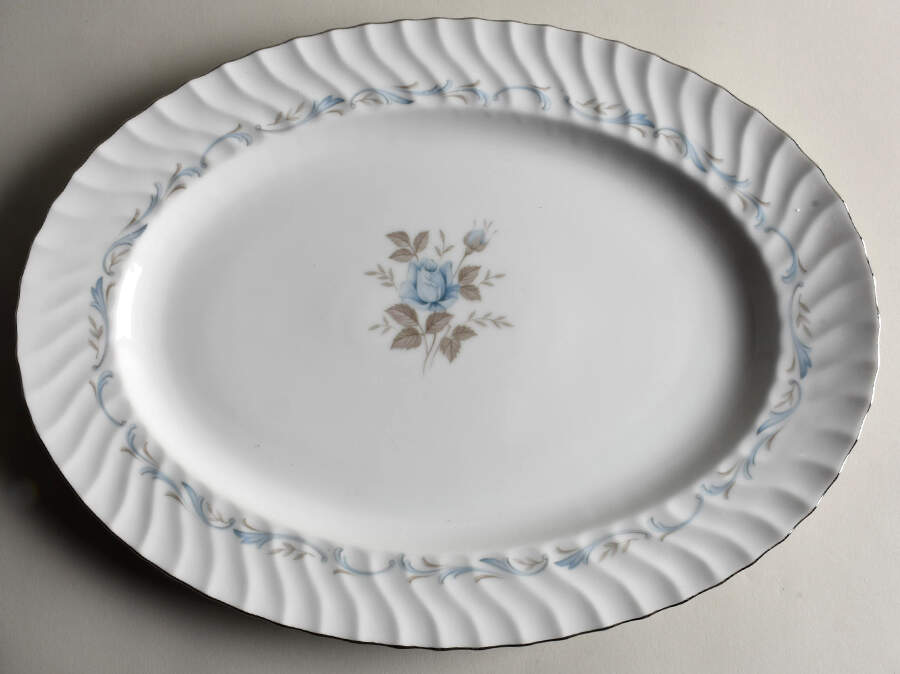 Carillon 15" Oval Serving Platter by Style House-1