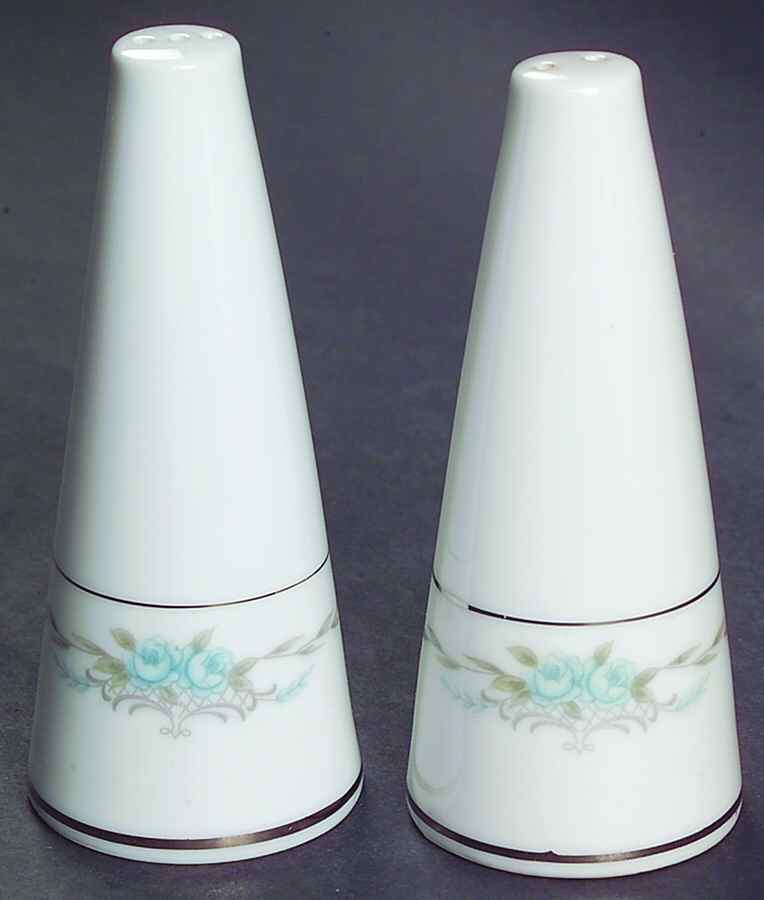 Corsage Salt & Pepper Set by Style House-1