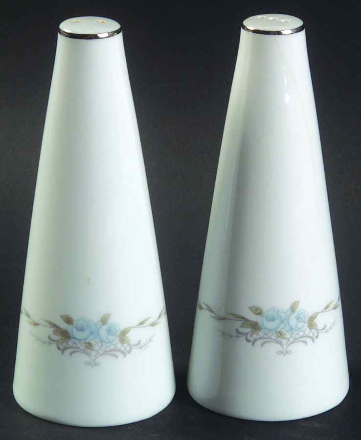 Corsage Salt & Pepper Set by Style House-1