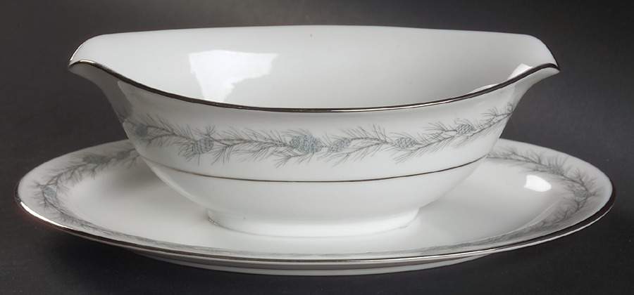 Duchess Gravy Boat with Attached Underplate by Style House-1