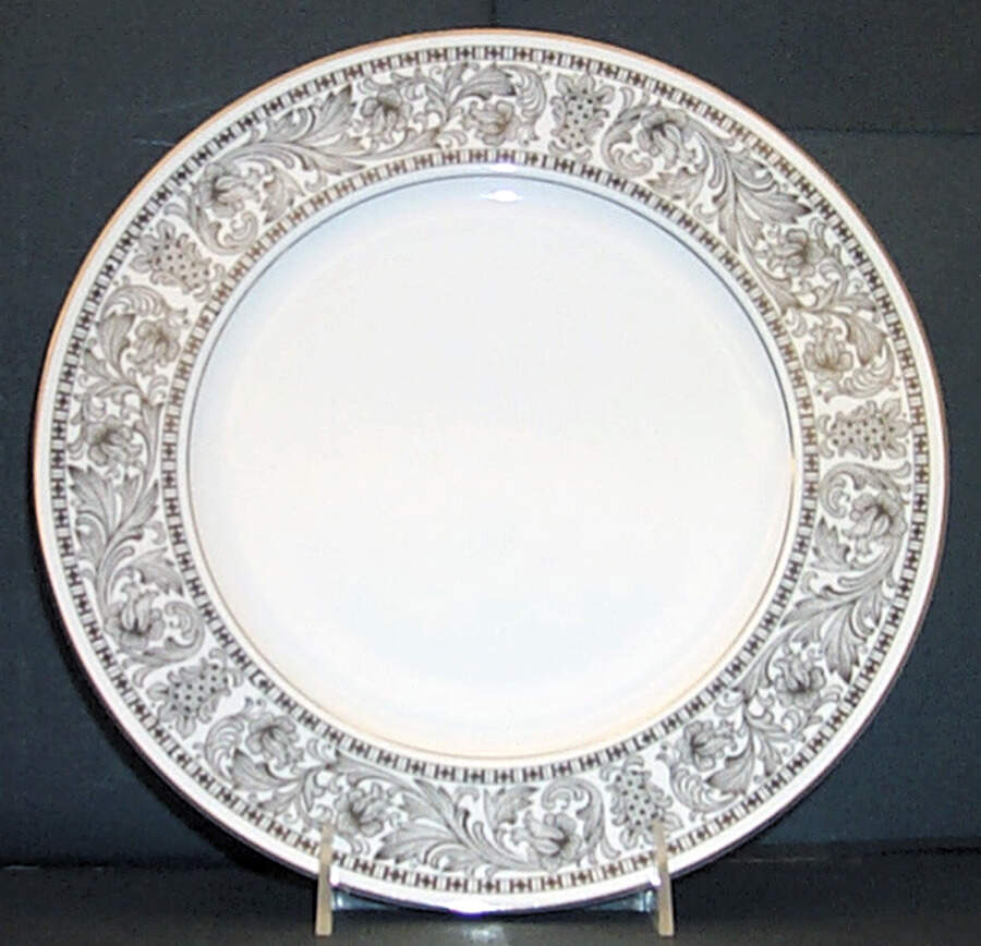 Empress Dinner Plate by Style House-1