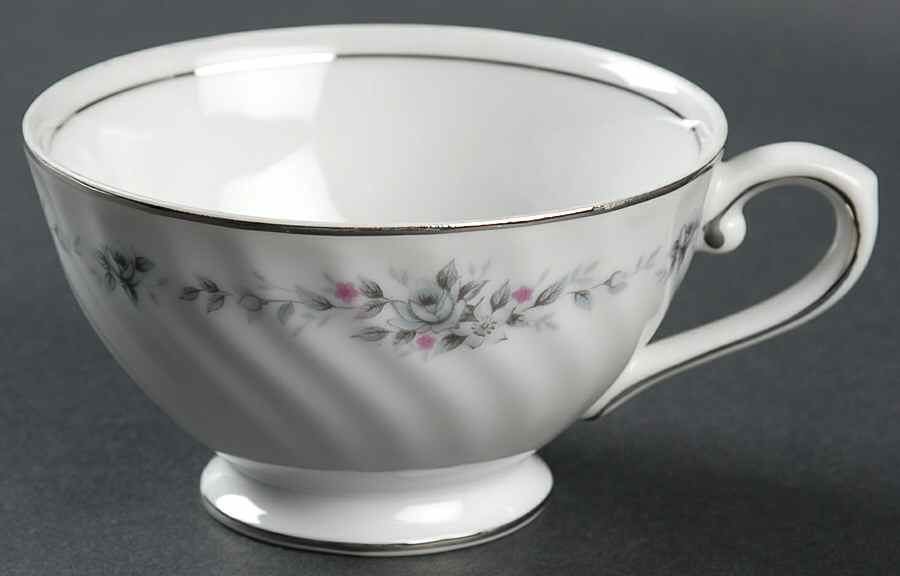 Pierette Footed Cup by Style House-1