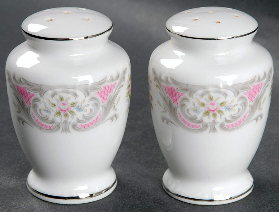Pompadour Salt & Pepper Set by Style House-1