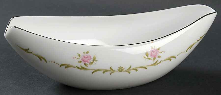 Serenade Gravy Boat by Style House-1