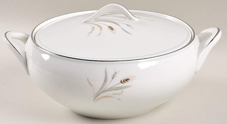 Simplicity Round Covered Vegetable by Style House-1