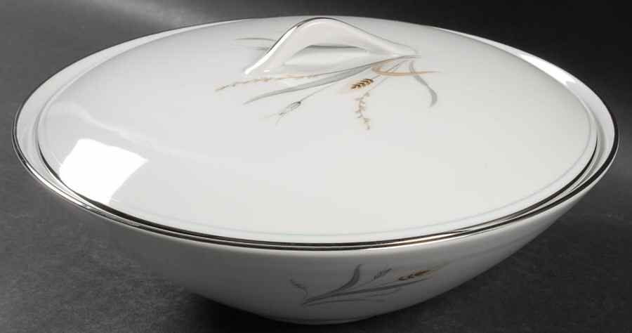Simplicity Round Covered Vegetable by Style House-1