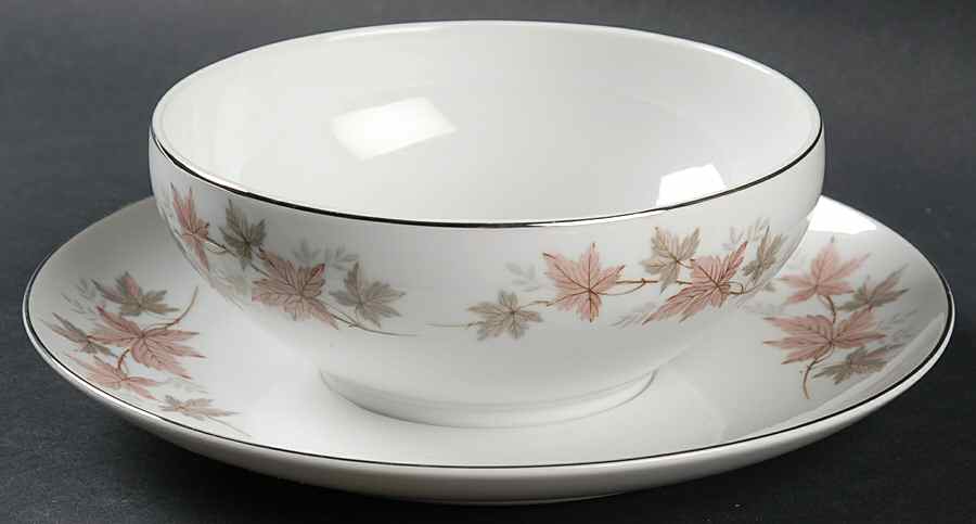 Windsor Gravy Boat with Attached Underplate by Style House-1