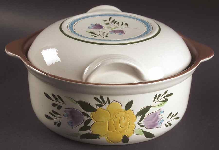 Country Garden (Brown Body and Carved) 1.25 Qt Round Covered Casserole by Stangl-1