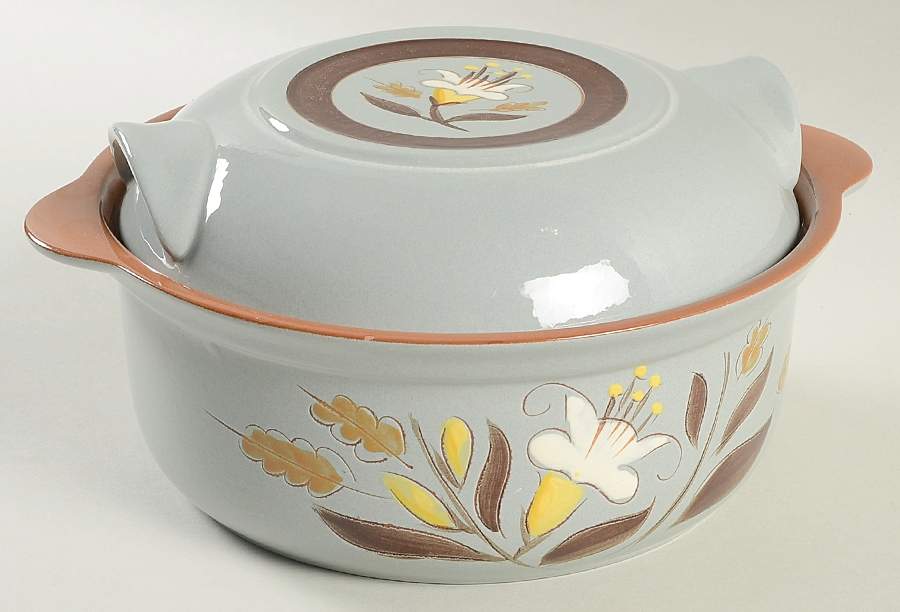 Golden Harvest 1.5 Qt Round Covered Casserole by Stangl-1