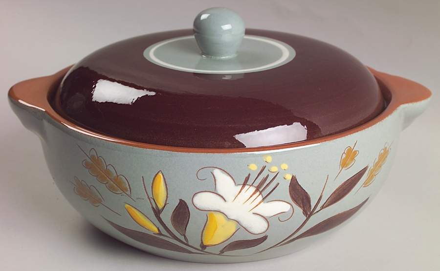 Golden Harvest 1.25 Qt Round Covered Casserole by Stangl-1