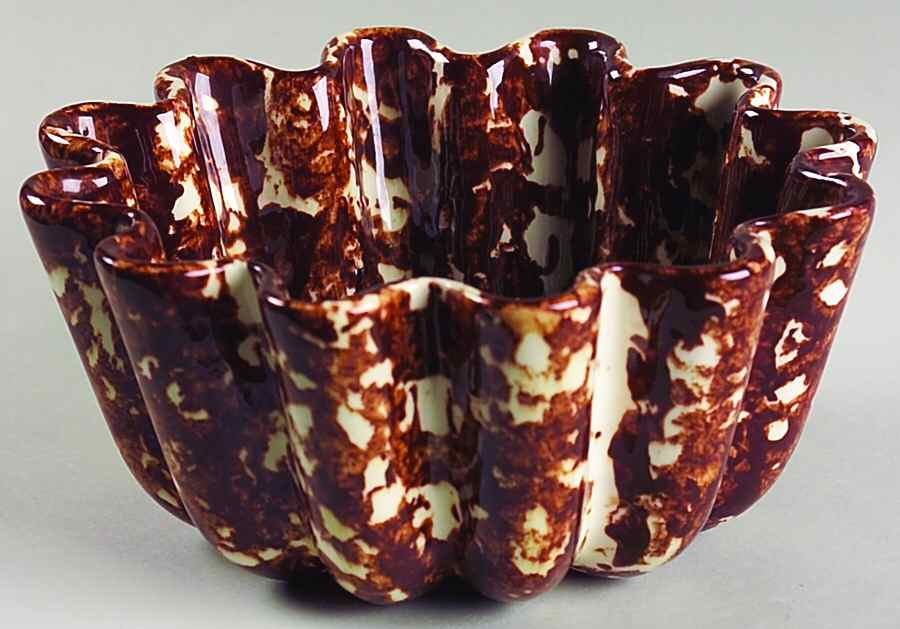 Town & Country Brown Jello Mold by Stangl-1
