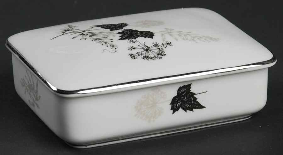 Wooddale Cigarette Box & Lid by Stonegate-1