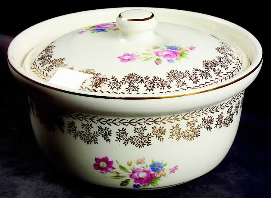 STT1 1.75 Qt Round Covered Casserole by Stetson-1