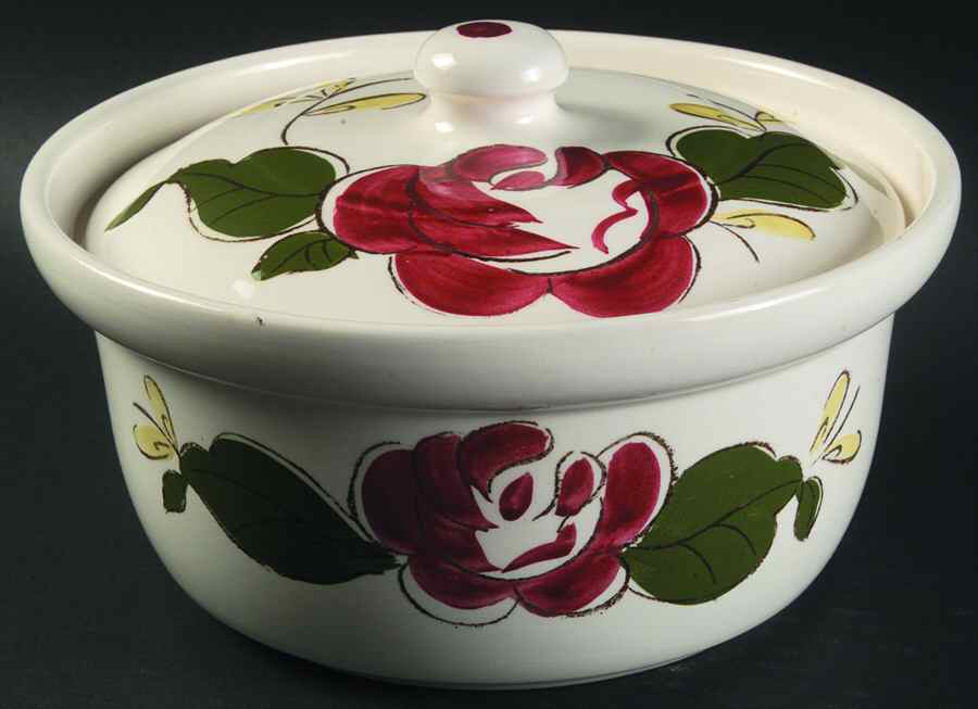 STT5 1.5 Qt Round Covered Casserole by Stetson-1