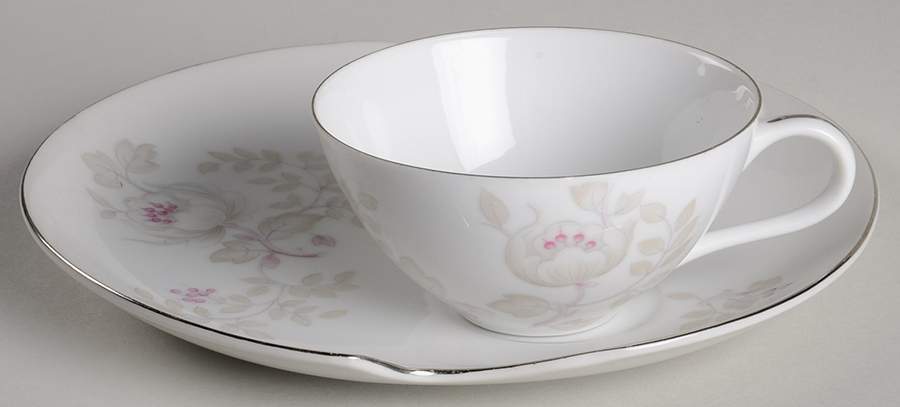 SUM11 Snack Plate & Cup Set by Summit-1