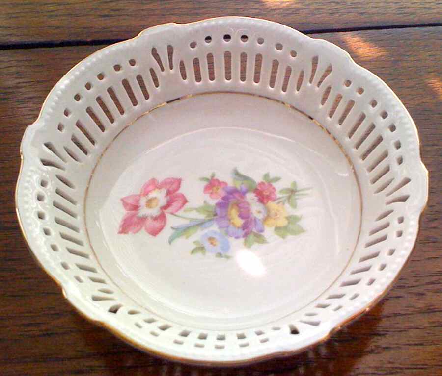 SWH4 5" Pierced Round Bowl by Schwarzenhammer-1