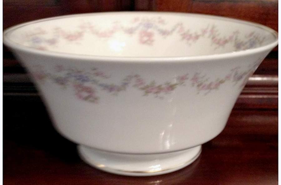 SY210 Cranberry Bowl by Syracuse-1