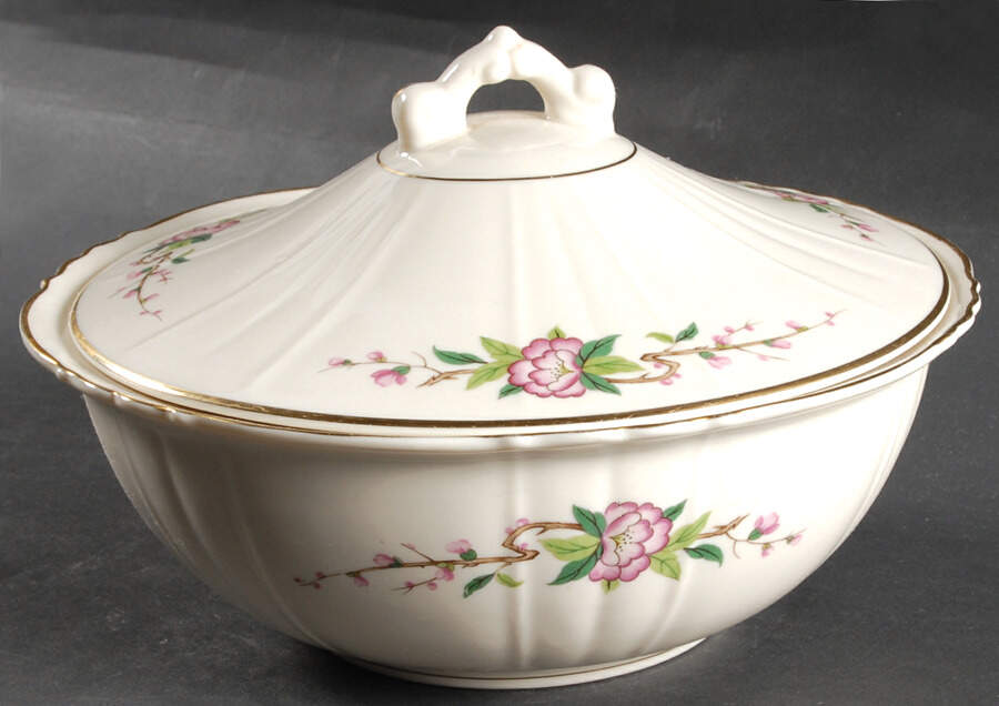 Arlington Round Covered Vegetable by Syracuse-1