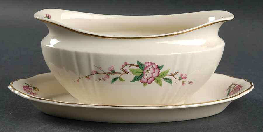 Arlington Gravy Boat with Attached Underplate by Syracuse-1