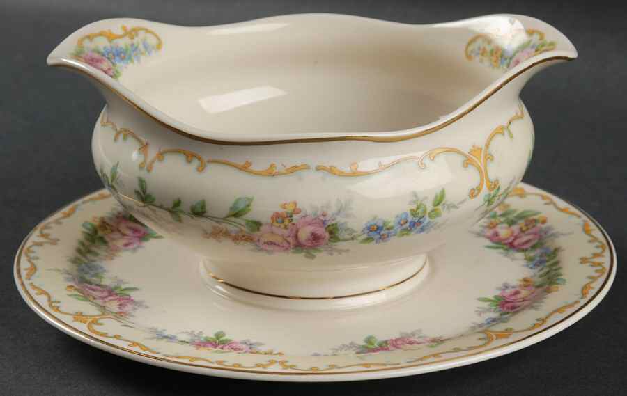 Avondale Gravy Boat with Attached Underplate by Syracuse-1