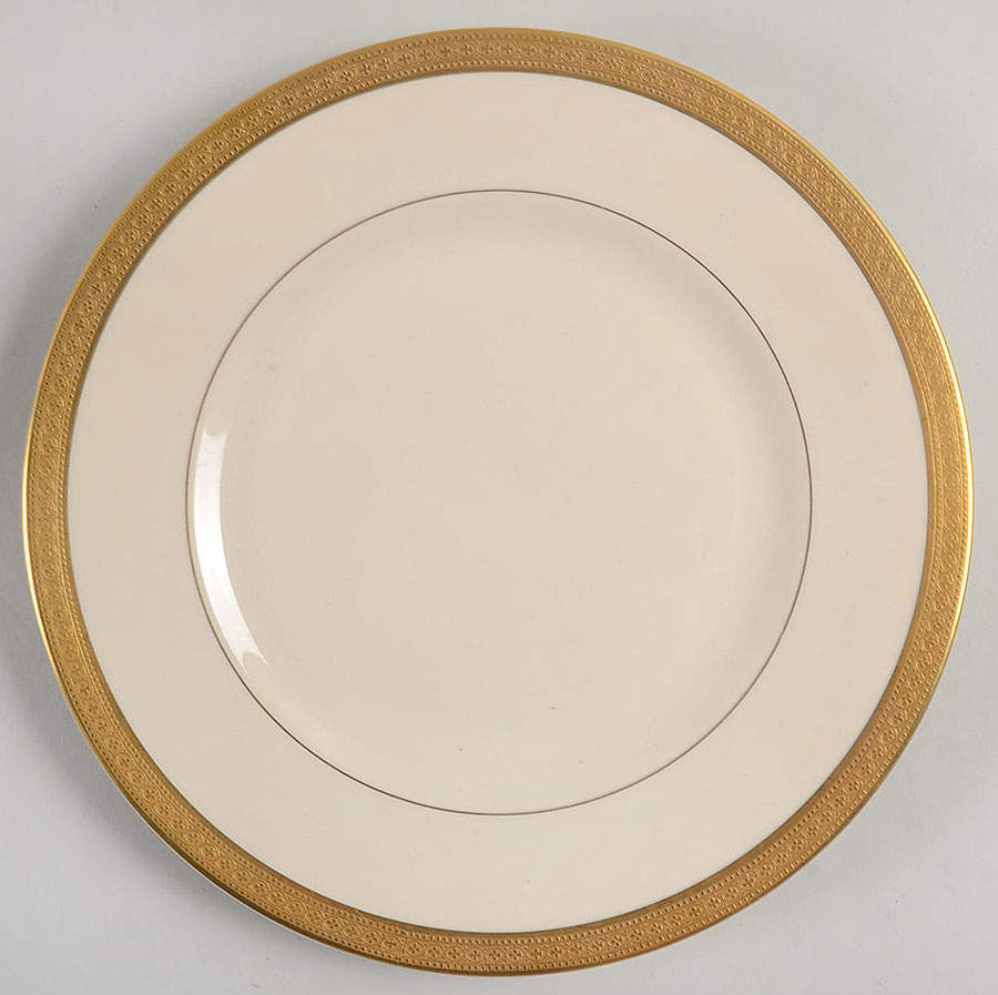 Bracelet Dinner Plate by Syracuse-1