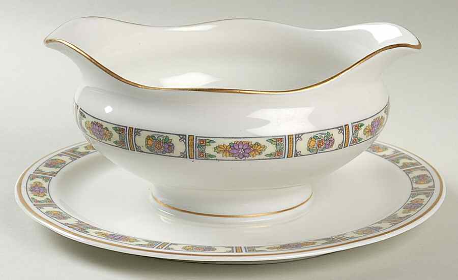 Brentwood Round Gravy Boat/Attached Underplate by Syracuse-1