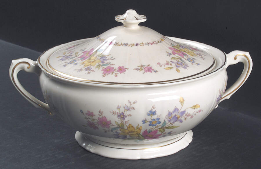 Briarcliff Round Covered Vegetable by Syracuse-1
