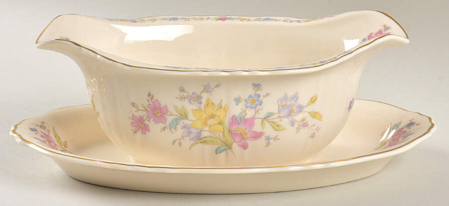 Briarcliff Gravy Boat with Attached Underplate by Syracuse-1