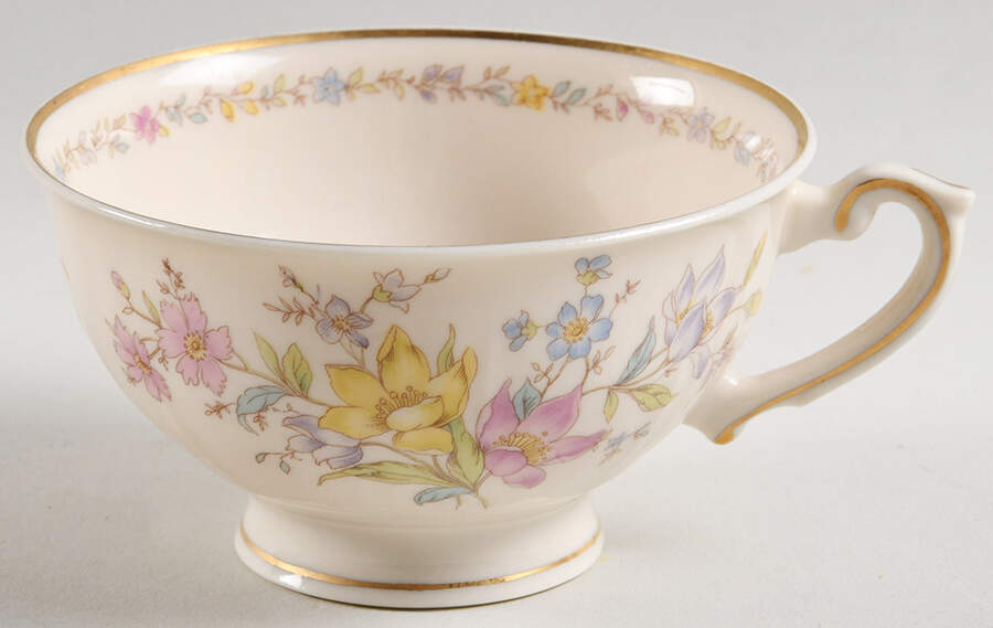 Briarcliff Footed Cup by Syracuse-1