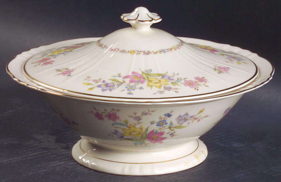 Briarcliff Round Covered Vegetable by Syracuse-1