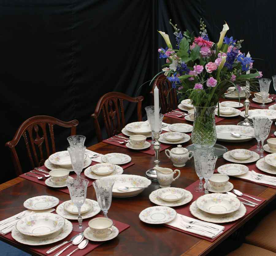 Briarcliff 63 Piece Estate Set by Syracuse-1