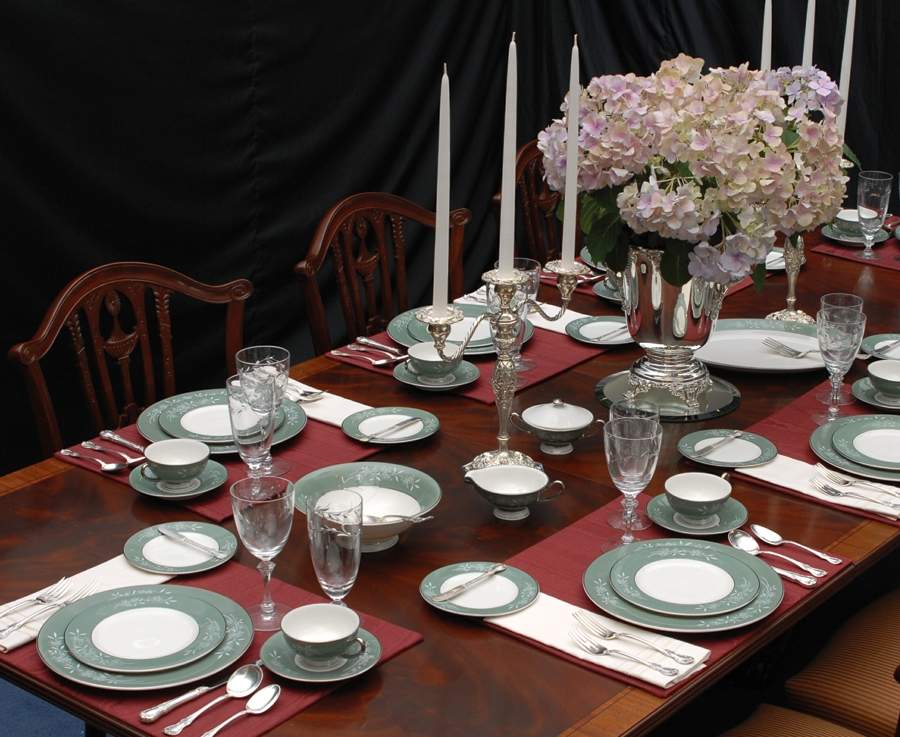 Candlelight 42 Piece Estate Set by Syracuse-1