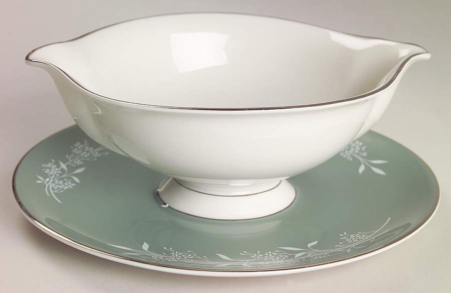 Candlelight Gravy Boat with Attached Underplate by Syracuse-1