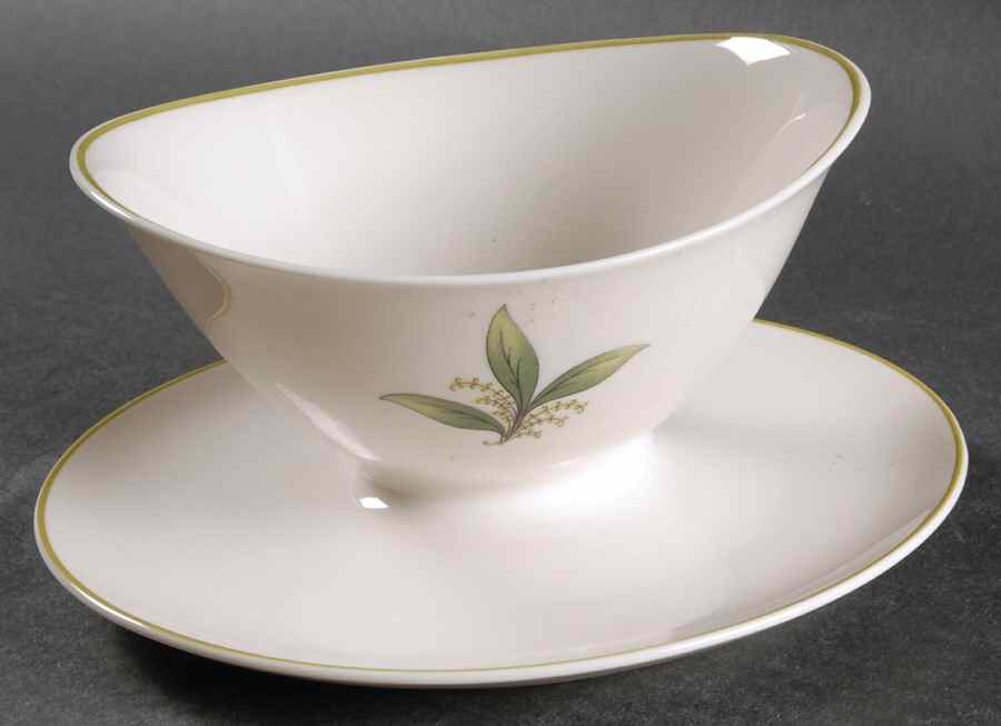 Caprice Gravy Boat with Attached Underplate by Syracuse-1