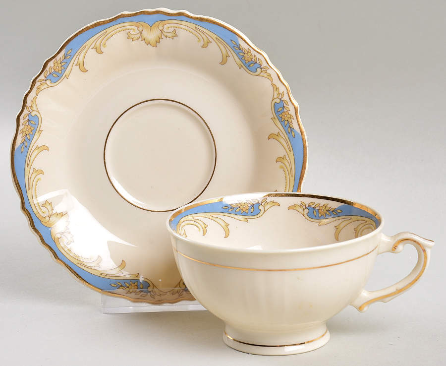 Carvel Footed Cup & Saucer Set by Syracuse-1
