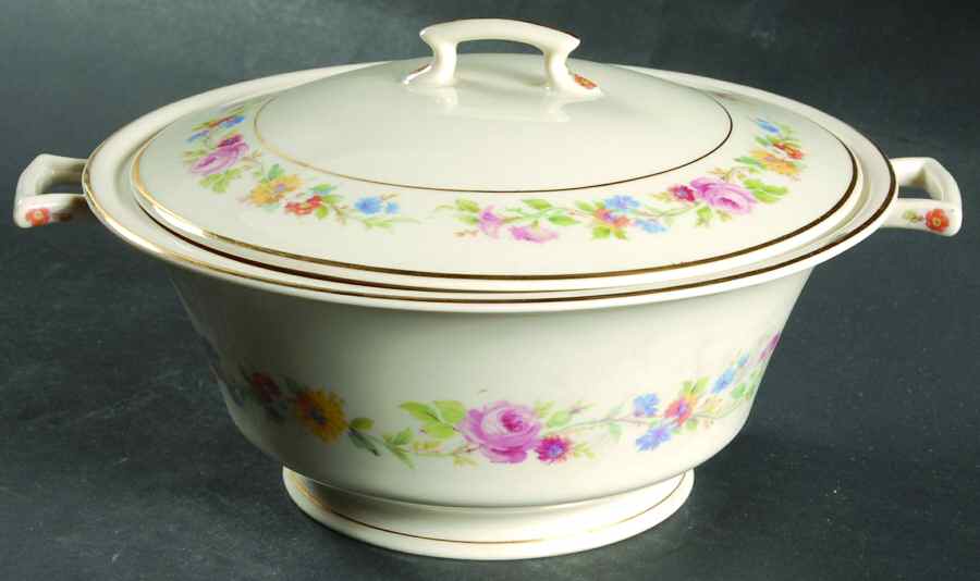 Cliftondale Round Covered Vegetable by Syracuse-1