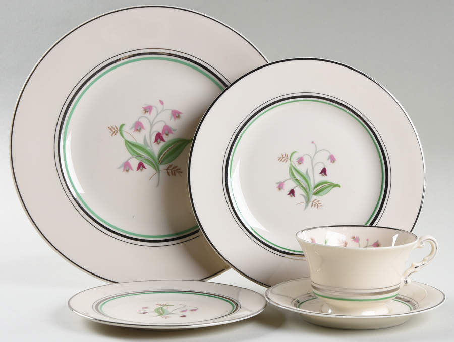 Coralbel (Virginia Shape, Platinum Trim) 5 Piece Place Setting by Syracuse-1