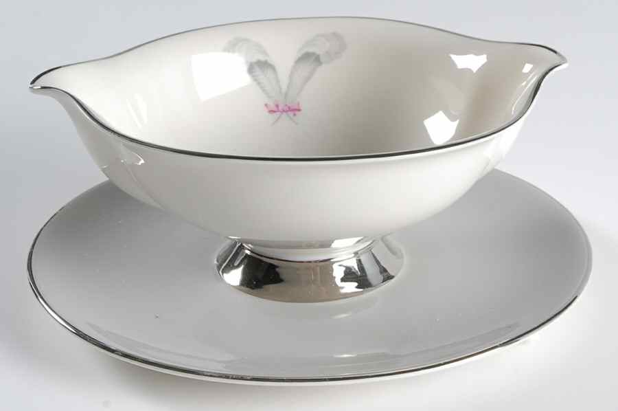 Coronet Round Gravy Boat/Attached Underplate by Syracuse-1