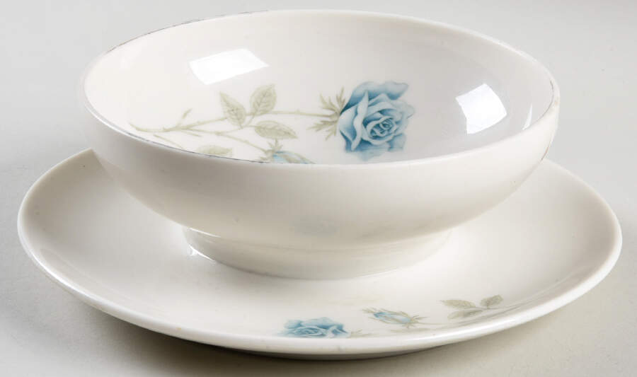 Concord Rose Gravy Boat with Attached Underplate by Syracuse-1