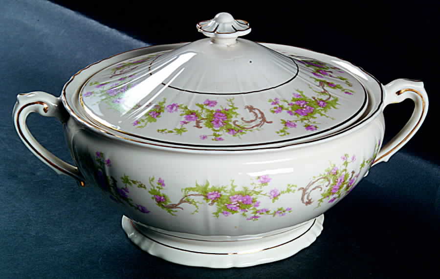 Dearborn Round Covered Vegetable by Syracuse-1