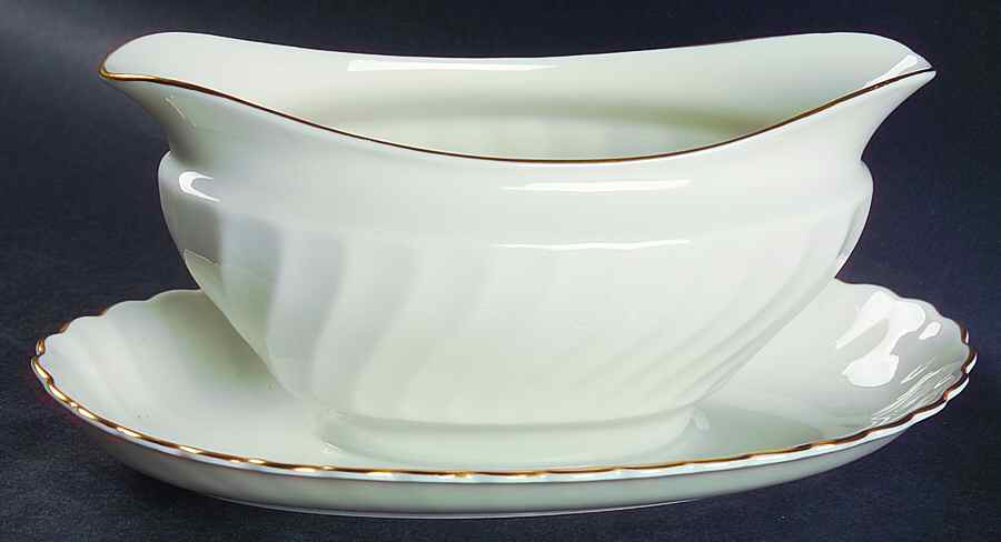 Debonair Gravy Boat with Attached Underplate by Syracuse-1