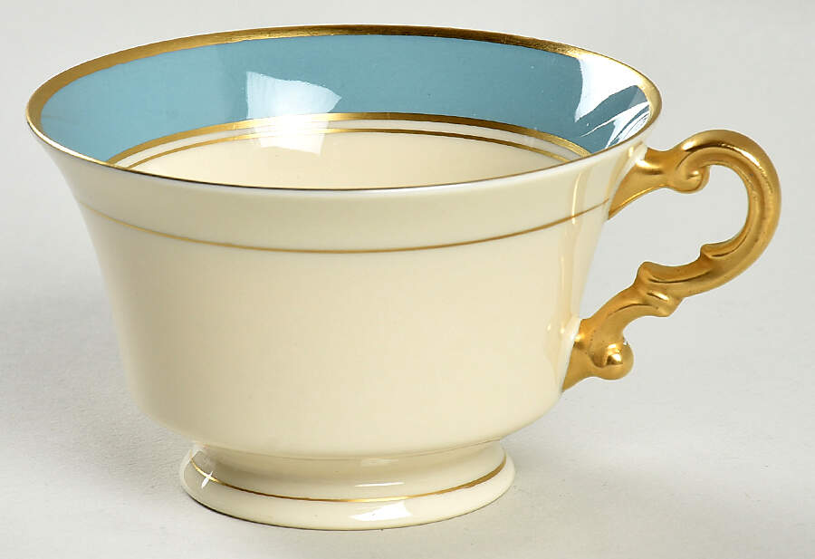 Edmonton Footed Cup by Syracuse-1